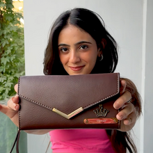 Load image into Gallery viewer, Celebrate in Style Handcrafted Leather Gift Set of Women for Wife / Girlfriend on Birthdays and Anniversary