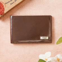 Load image into Gallery viewer, Premium Handmade Genuine Leather Men's Wallet with Name Engarved on metal Plate (STYLE ID #29)