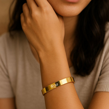 Load image into Gallery viewer, Customized Name Bracelet For Man & Women (Golden Colour)