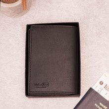 Load image into Gallery viewer, Premium Personalized Passport Cover with Name Engarved on Golden Plate