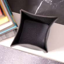Load image into Gallery viewer, Premium Office & Desk Essential – Personalized Premium Leather Pen Holder