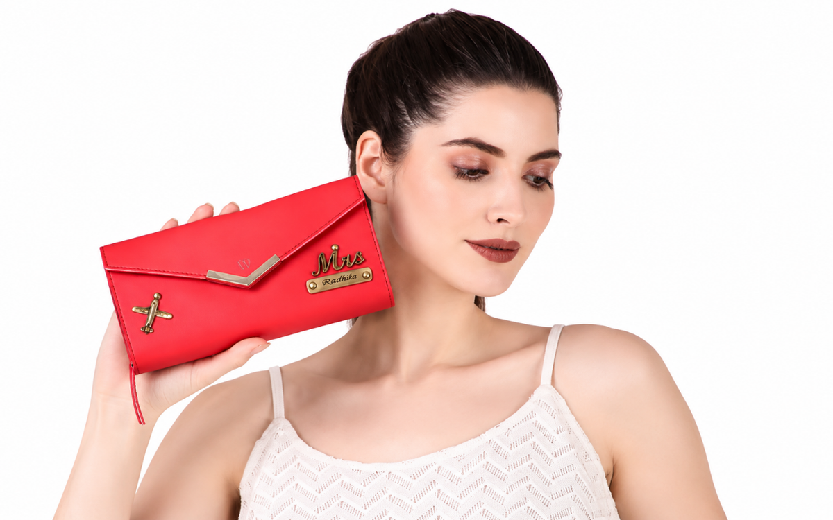 STYLISH EVERYDAY COMPANION