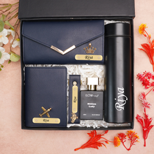 Load image into Gallery viewer, Premium Personalized 5-in-1 Leather Gift Set for Women | Perfect Anniversary Gift for Wife
