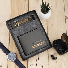 Load image into Gallery viewer, Personalized Men&#39;s Leather Wallet &amp; Keychain with Name &amp; Charm
